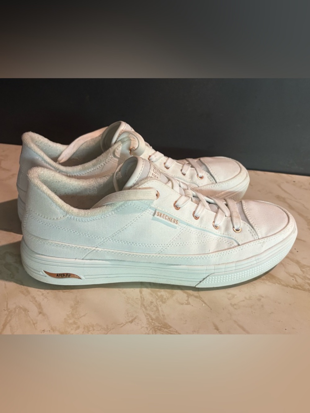 Women’s Skechers White Lace-Up Arch Fit Sneakers with Gold Accent Size 11